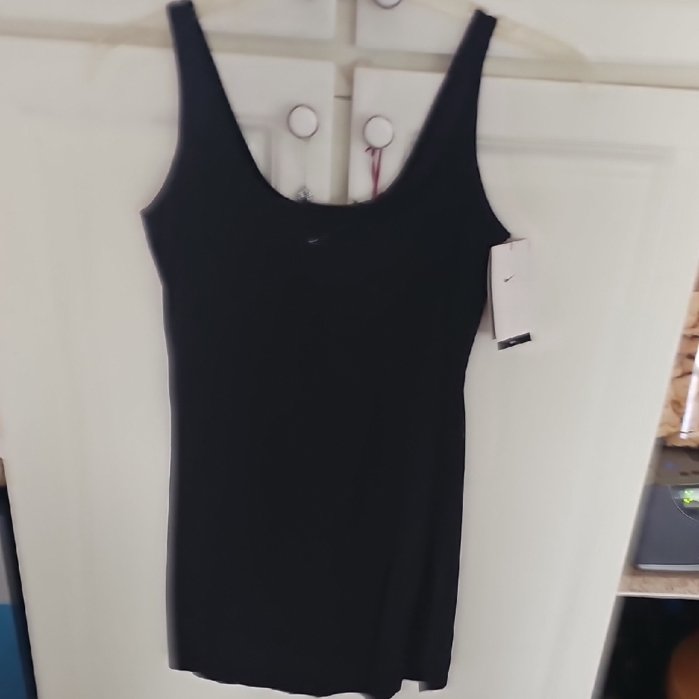 Nike Black Fitted Tank Top with Wide Shoulder Straps